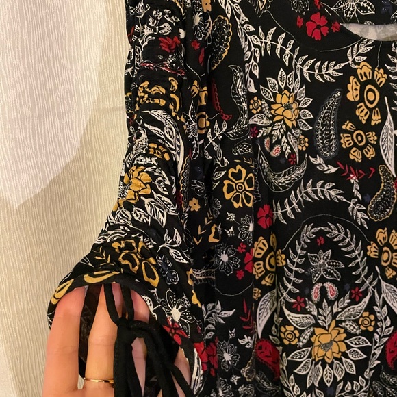 Love and Legend dress - Picture 5 of 7